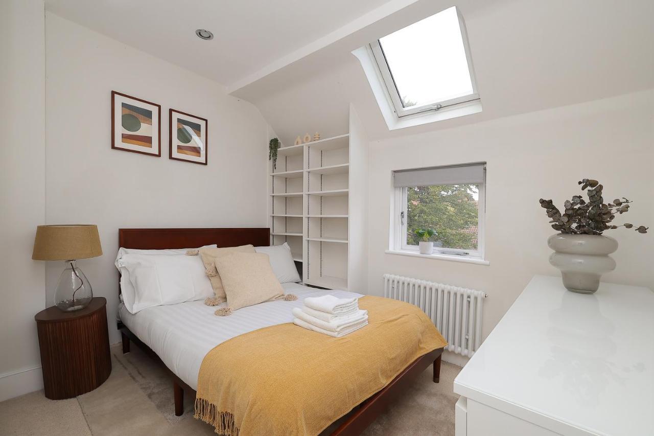 2 Bedroom Chic Apartment With Private Balcony In Notting Hill 런던 외부 사진